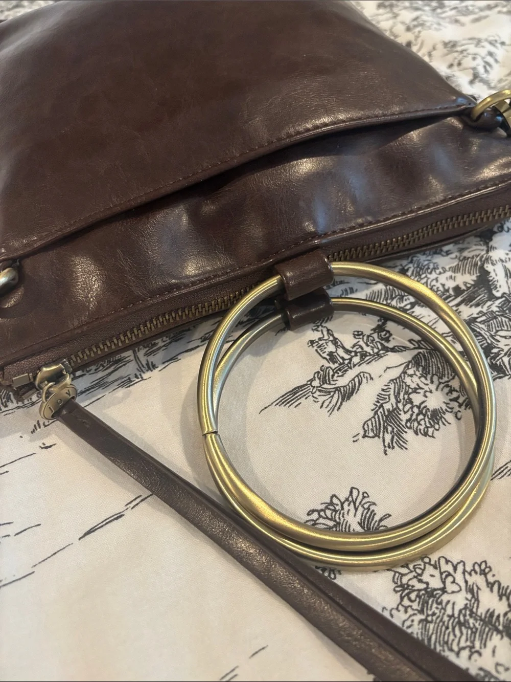 Joy Susan compact leather
